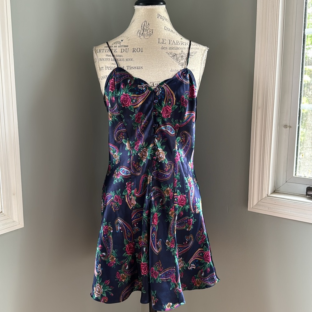 Vintage Gold Label Victoria’s Secret navy floral paisley button negligée size M - Picture 2 of 11
